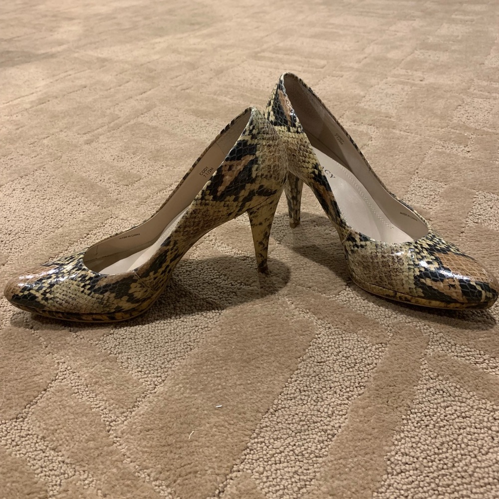 Ellen Tracy Snakeskin Heels